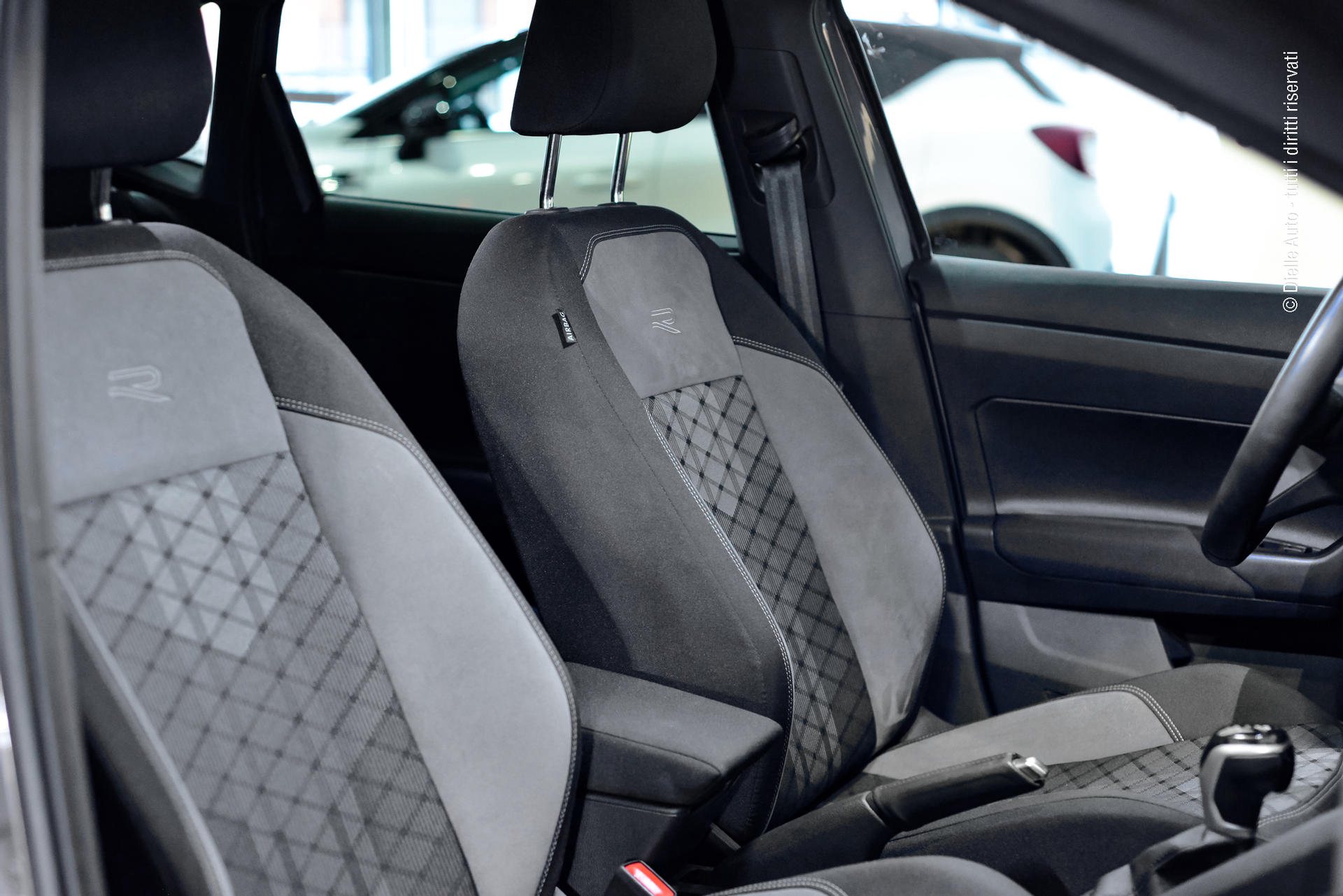 Volkswagen Polo 1.0 tsi R-Line 115cv dsg