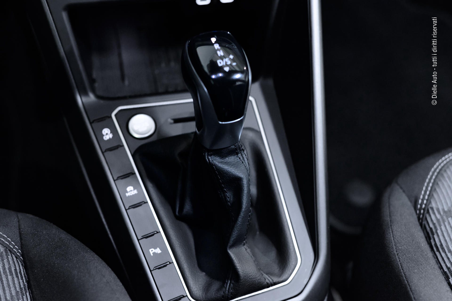 Volkswagen Polo 1.0 tsi R-Line 115cv dsg