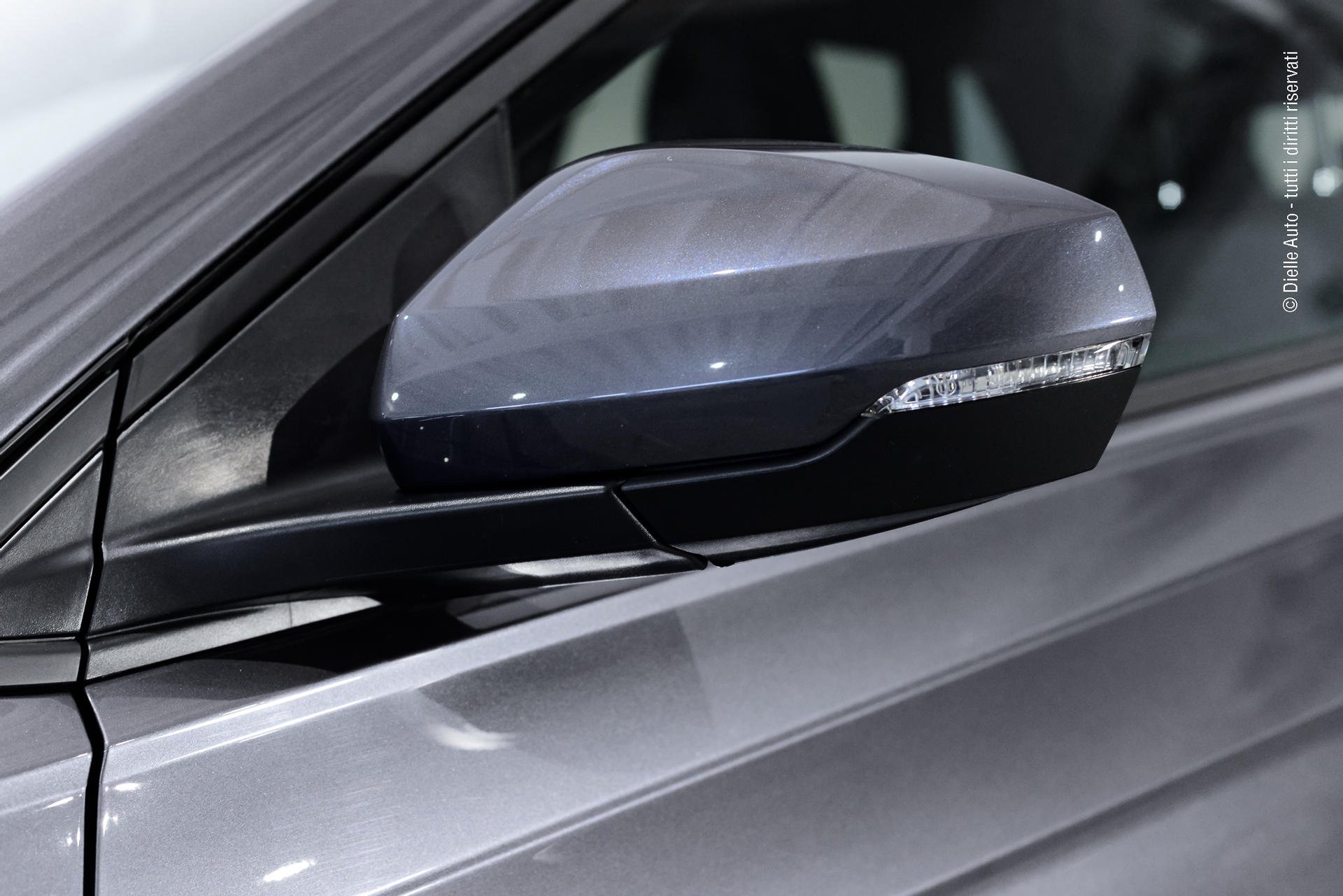 Volkswagen Polo 1.0 tsi R-Line 115cv dsg