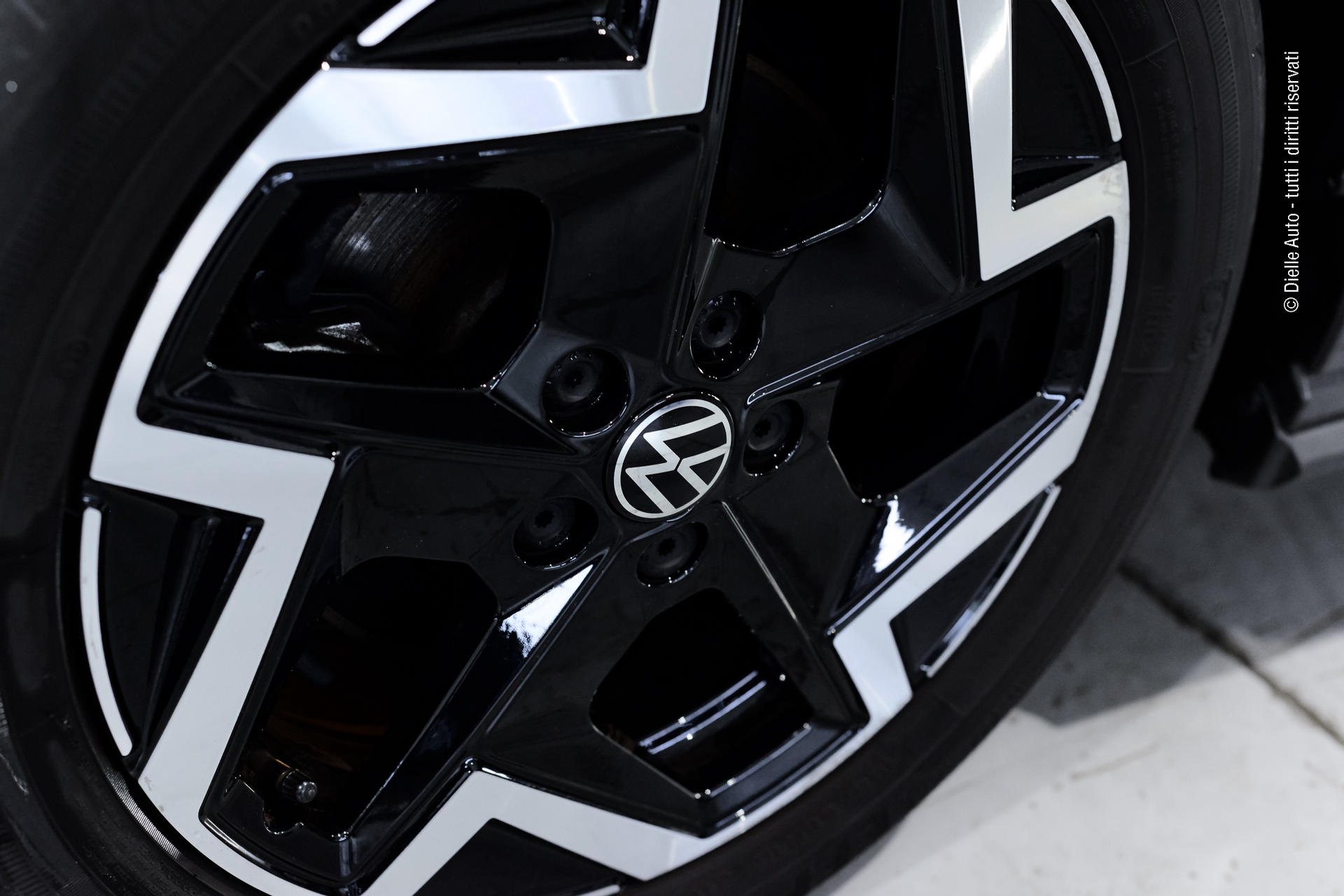 Volkswagen Polo 1.0 tsi R-Line 115cv dsg