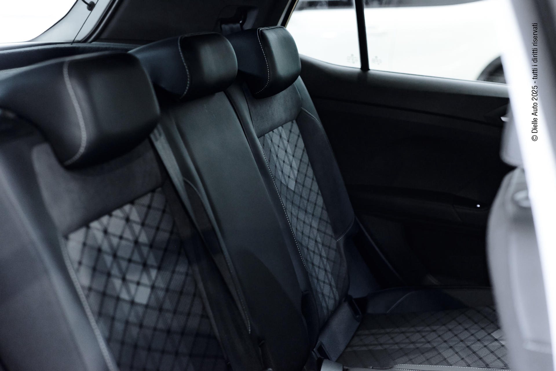 Volkswagen T-Cross 1.0 TSI 115CV MT Benzina R-Line Plus