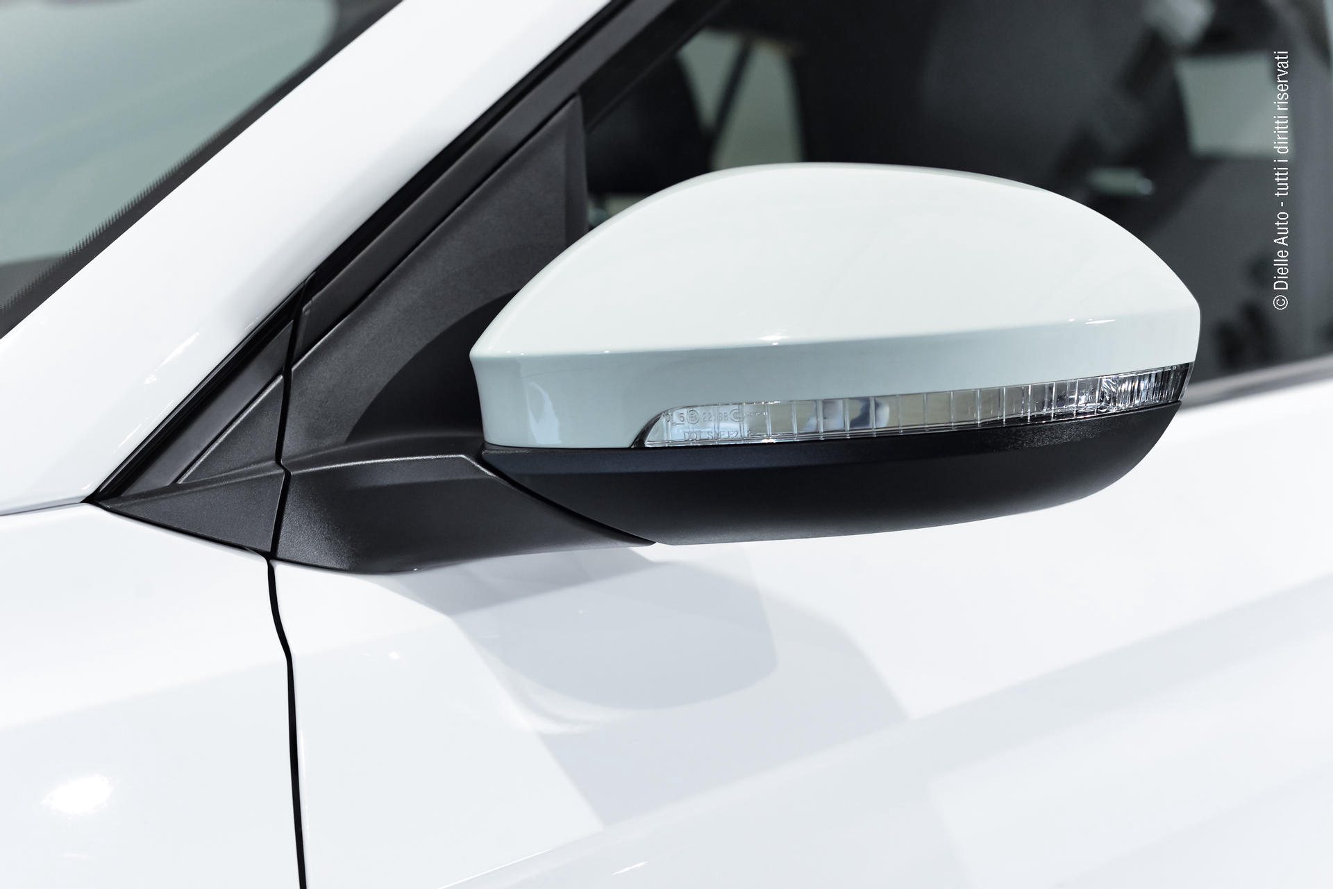 Volkswagen T-Cross 1.0 tsi R-Line Plus 115cv + pack tech