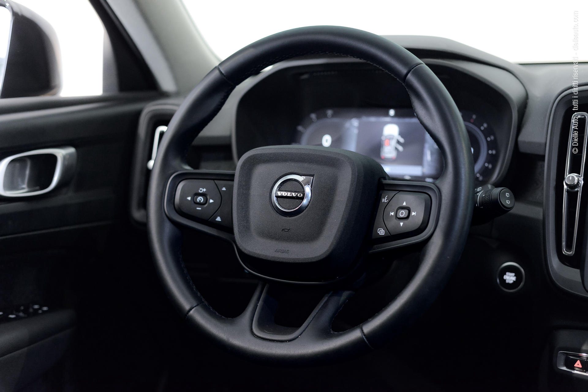 Volvo XC40 2.0 b3 Essential auto